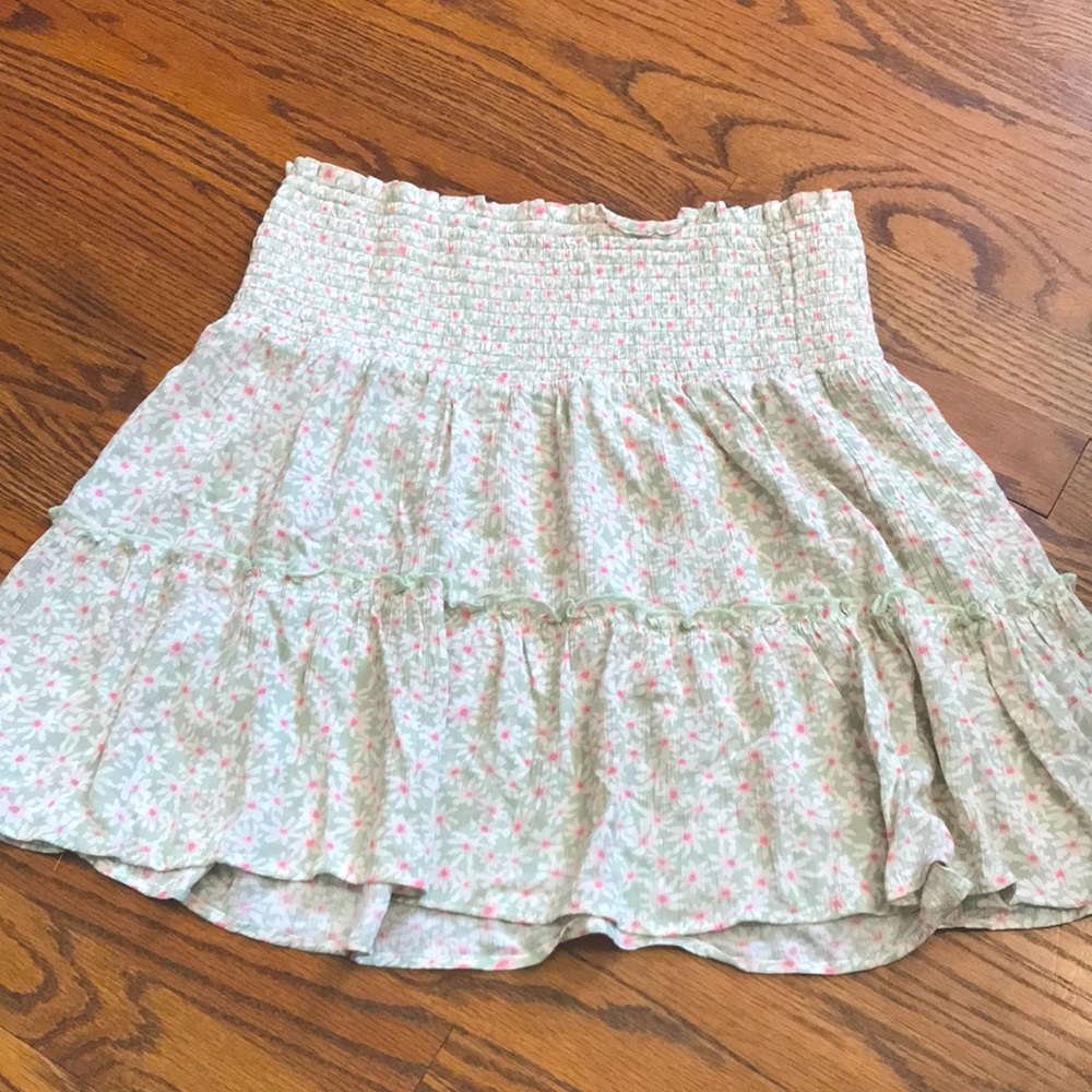 Flowy short skirt